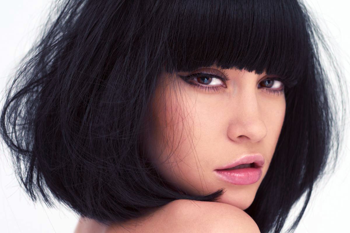 Blunt Bangs: A New Seasonal Hair Trend