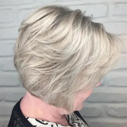 Corte de cabelo Bob na Altura do Queixo com Camadas Curtas Corte de cabelo Bob na Altura do Queixo com Camadas Curtas
