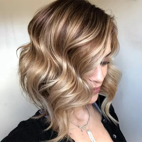 Tons de Cabelo em Alta para 2025: Loira Mel Tons de Cabelo em Alta para 2025: Loira Mel