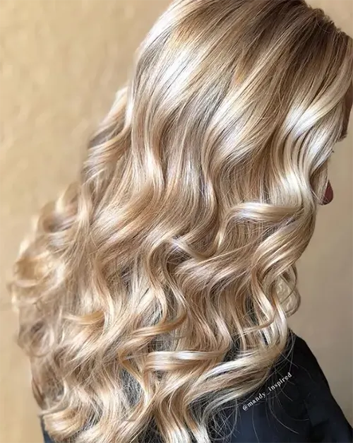 Tendência de Cores de Cabelo Para 2025: Loiro Pérola Tendência de Cores de Cabelo Para 2025: Loiro Pérola